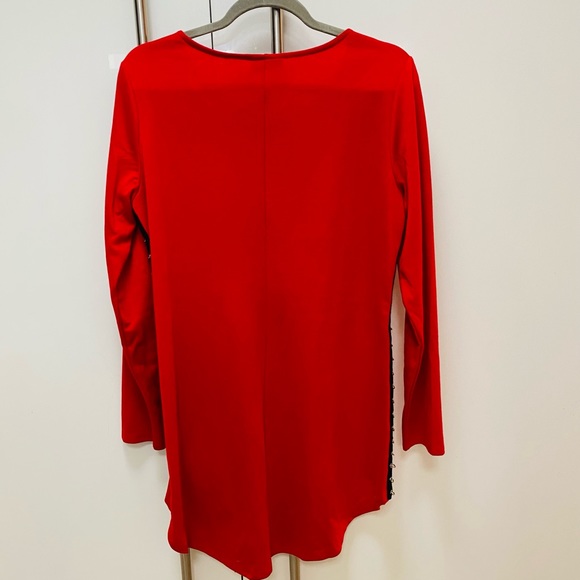 NWT Metrostyle Women's Knit Red Black Trim Asymmetric Tunic Top Size Medium - Picture 4 of 10